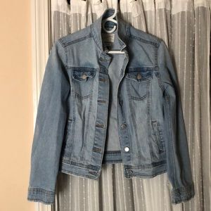 Light wash vintage look jean jacket size small